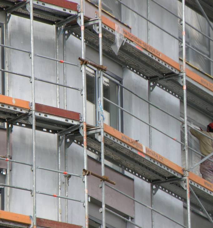 Fassade mit Gerüst